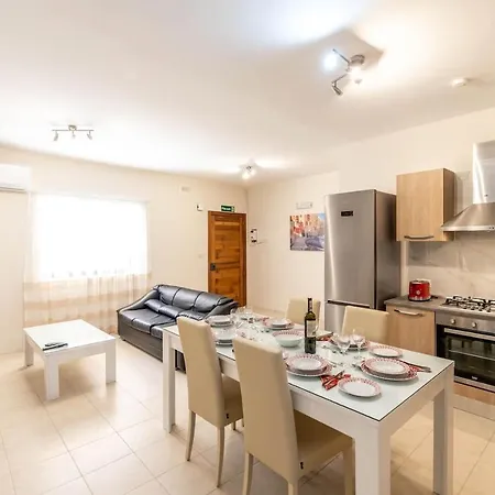 アパート Cosy 3 Bedroom Maisonette-near Marsaskala Seafront