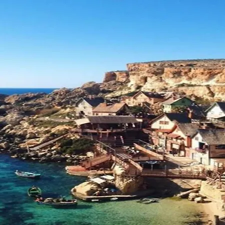 Cosy 3 Bedroom Maisonette-near Marsaskala Seafront アパート マルサスカーラ