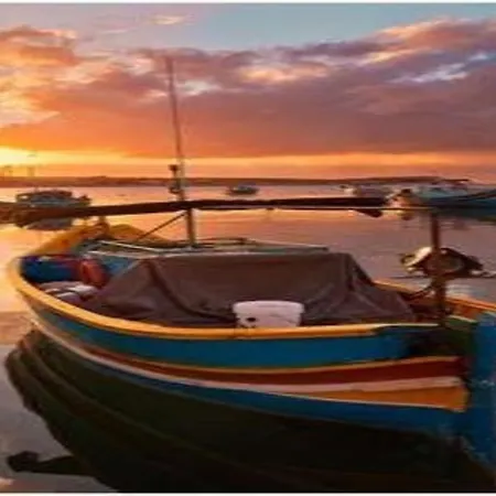 アパート Cosy 3 Bedroom Maisonette-near Marsaskala Seafront マルサスカーラ