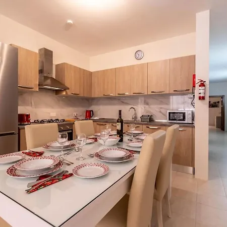 Cosy 3 Bedroom Maisonette-near Marsaskala Seafront